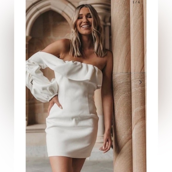 Bianca & Bridgette Dresses & Skirts - Bianca & Bridgett Camila Unique Ivory Mini Wedding dress size smalll